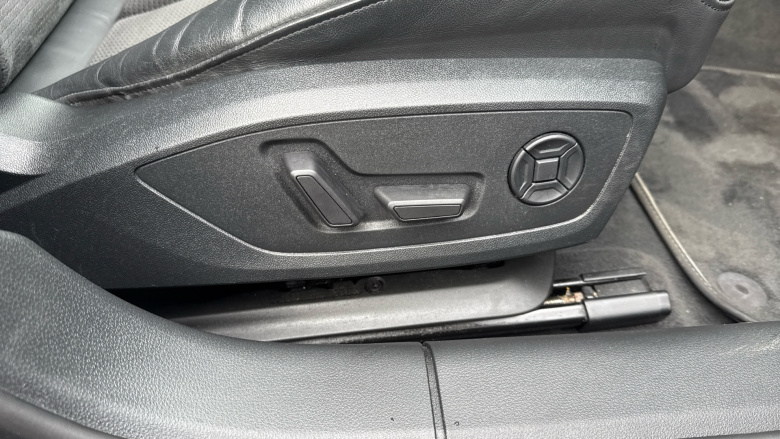 Audi A6 40 TDI S Line 4dr S Tronic Diesel Saloon